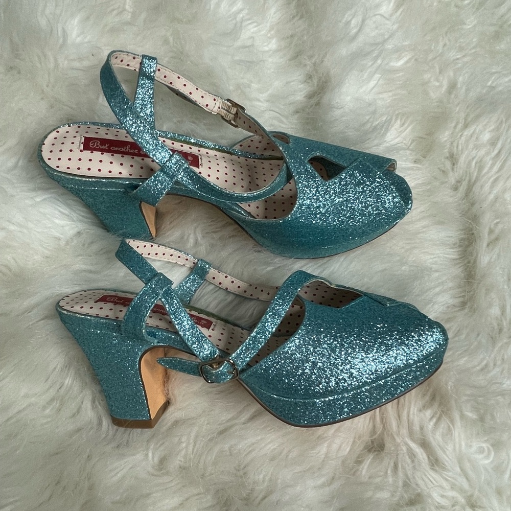 B.A.I.T blue glitter strappy peep toe heels size 6.5